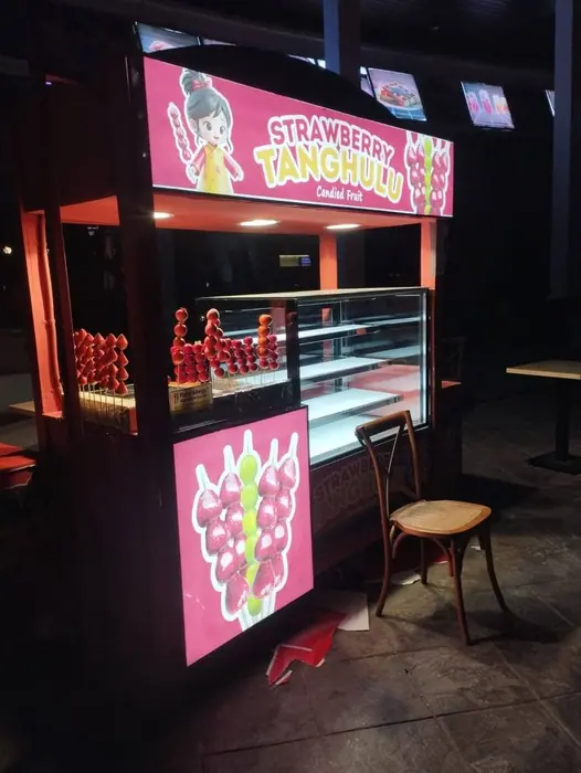 Bakery & sweets — Illuminated display panels